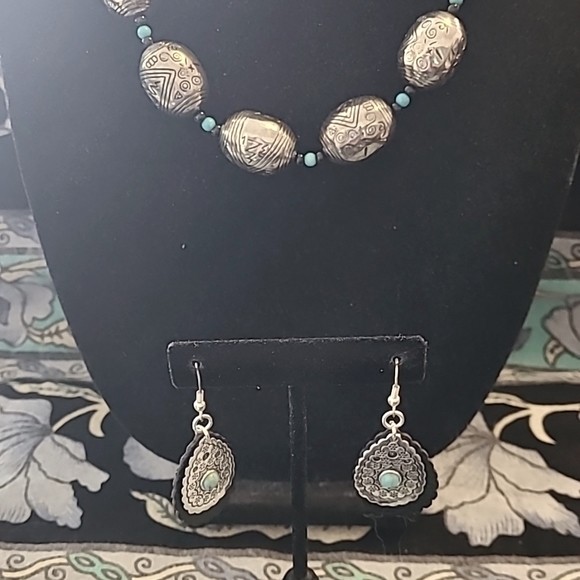 Hand Crafted Jewelry - Hand crafted turquoise and silver plated necklace and earring set